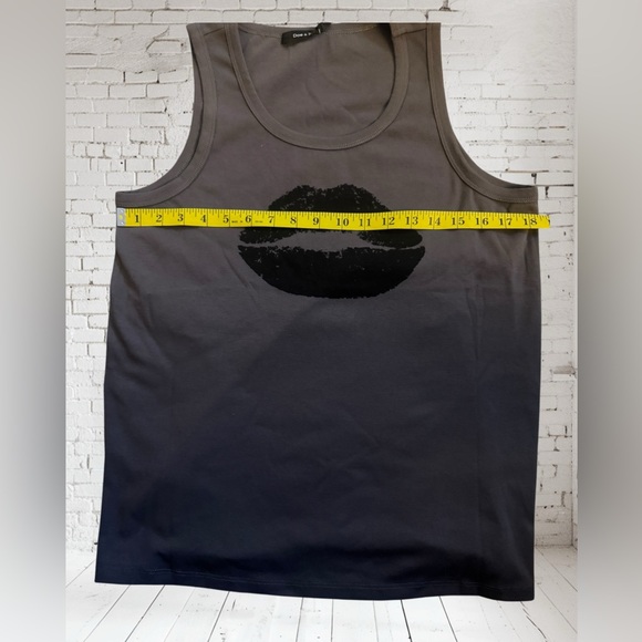 Doe & Rae Lips Graphic Tank NWT | Tagged Small Fits Like Medium | Casual Style - Picture 5 of 5
